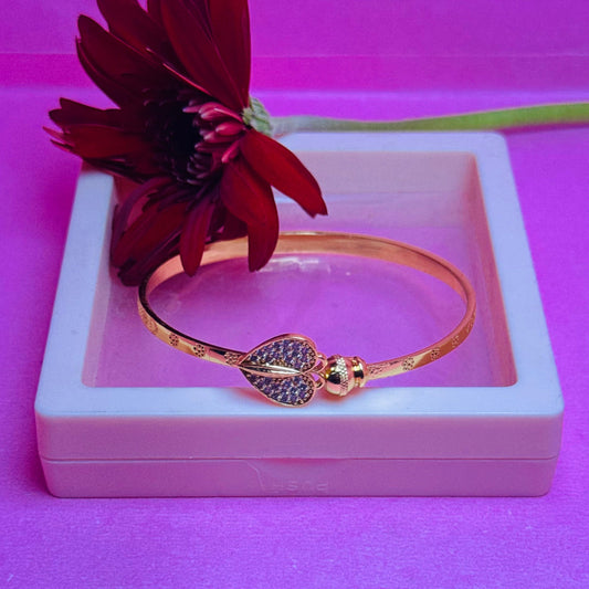 Elegant Gold-Plated Heart Bracelet